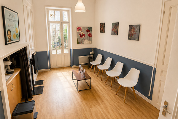 Entrée et réception du bureau DentX France